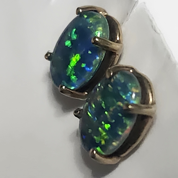 Opal Gold Stud Oval Solitaire Earrings Cabochon 8x6 mm - Picture 11 of 14